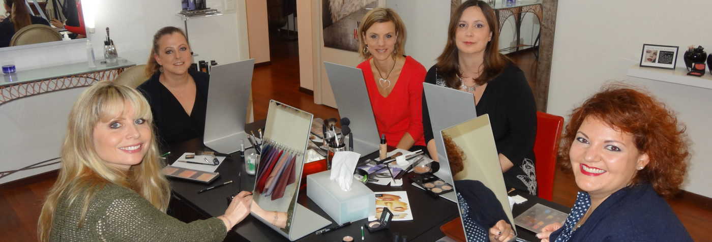 DSC04128 cr scaled - Réponse Beauté - Atelier coaching maquillage en groupe