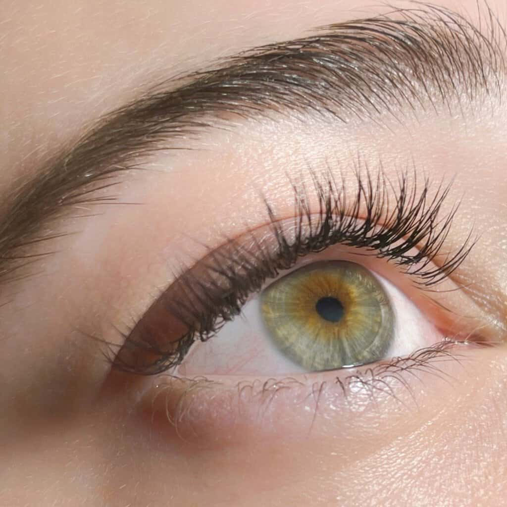 soin des yeux et rehaussement des cils